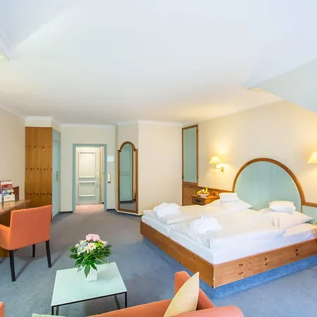 Romantik Stryckhaus Готель 4*